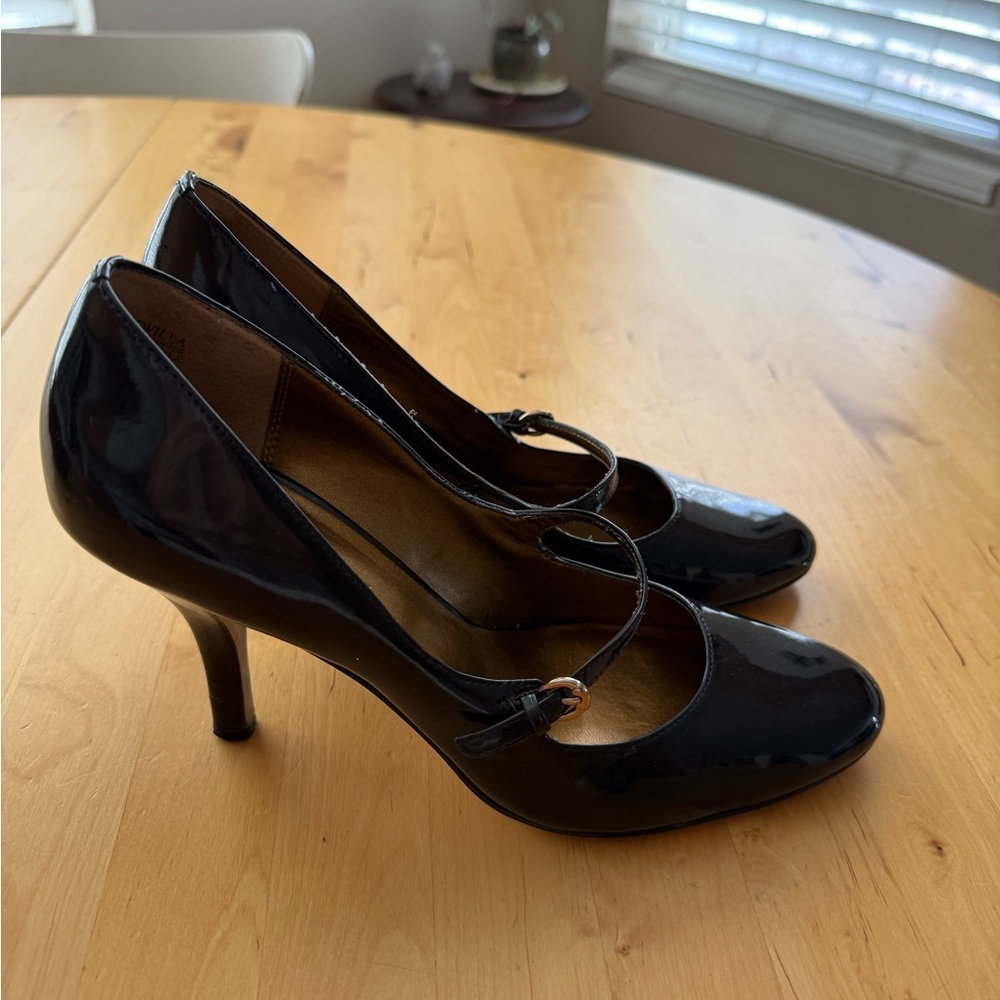 Elegant Dark Blue Mary Jane Heels